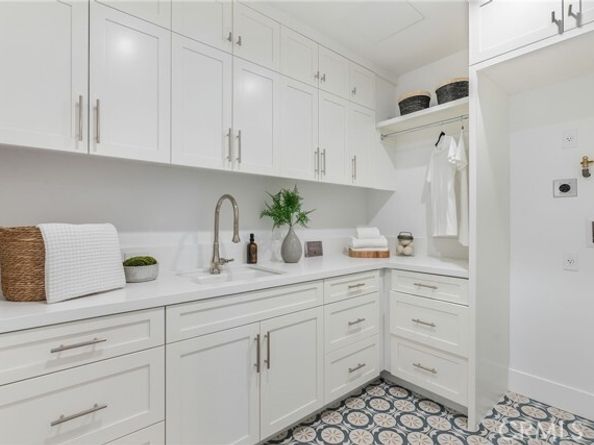 4261 Uptown Newport Drive 1, Newport Beach CA 92660
