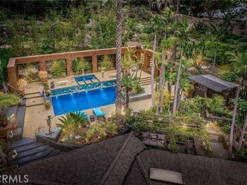 9885 Deerhaven Drive