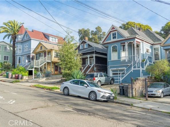 3520 Harrison Street, Oakland CA 94611