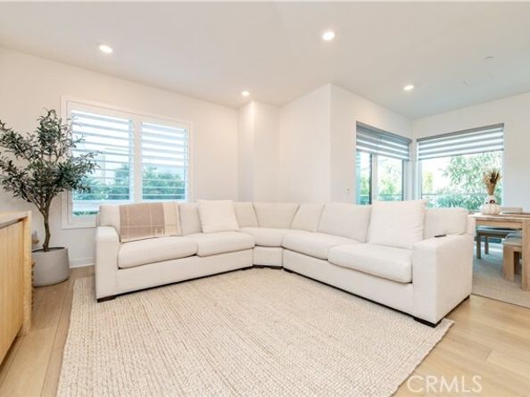 1209 Rivington, Irvine MA 02612