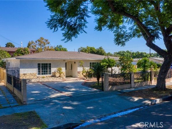 2201 W Russell Avenue, Santa Ana CA 92704