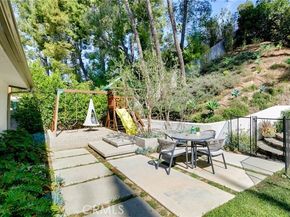 4676 Arriba Drive, Tarzana (los Angeles) CA 91356