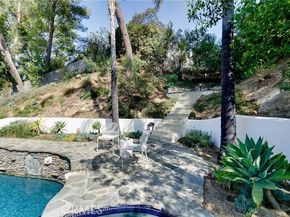 4676 Arriba Drive, Tarzana (los Angeles) CA 91356