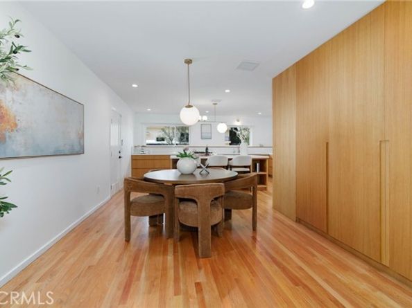 4676 Arriba Drive, Tarzana (los Angeles) CA 91356
