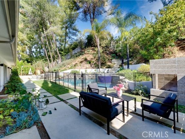 4676 Arriba Drive, Tarzana (los Angeles) CA 91356