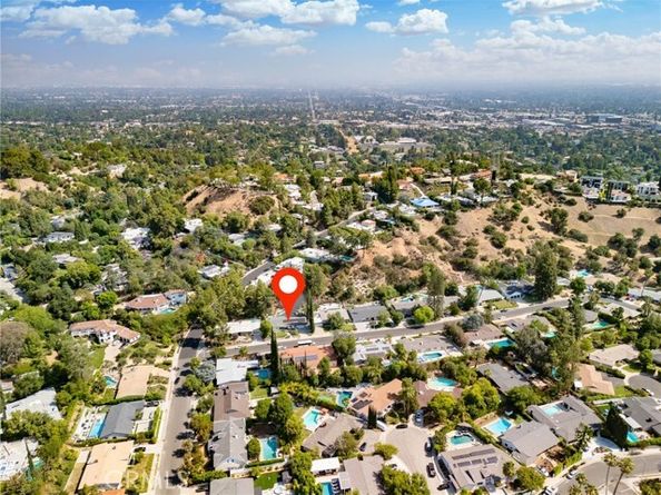 4676 Arriba Drive, Tarzana (los Angeles) CA 91356