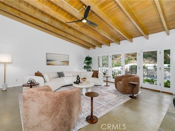 4676 Arriba Drive, Tarzana (los Angeles) CA 91356