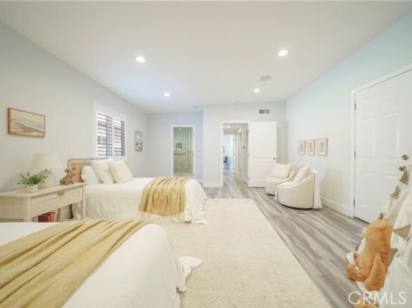 22046 Kinzie Street, Chatsworth (los Angeles) CA 91311