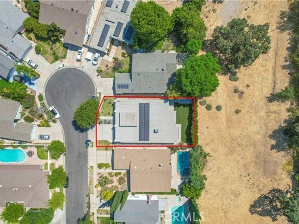 22046 Kinzie Street, Chatsworth (los Angeles) CA 91311