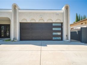 22046 Kinzie Street, Chatsworth (los Angeles) CA 91311