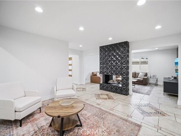 15752 Cobalt Street, Sylmar (los Angeles) CA 91342