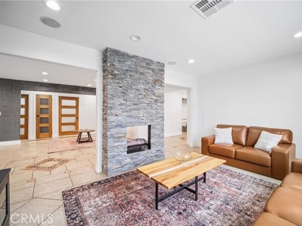 15752 Cobalt Street, Sylmar (los Angeles) CA 91342