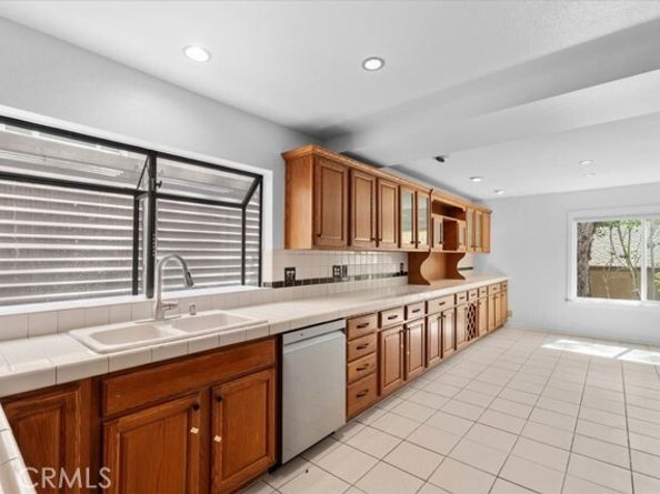 24802 Forest Knoll Lane, Lake Forest (el Toro) CA 92630