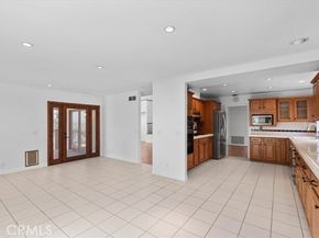 24802 Forest Knoll Lane, Lake Forest (el Toro) CA 92630