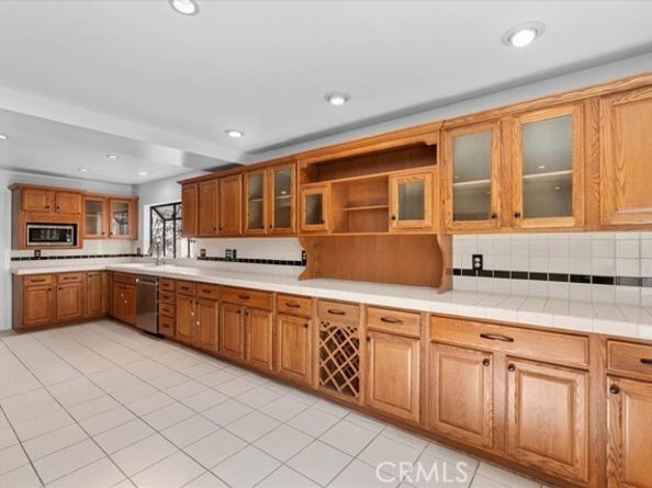 24802 Forest Knoll Lane, Lake Forest (el Toro) CA 92630