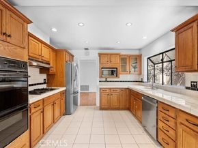 24802 Forest Knoll Lane, Lake Forest (el Toro) CA 92630