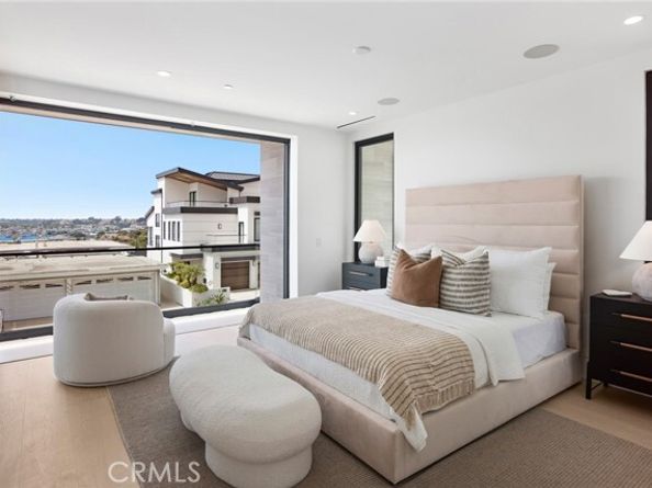 220 Carnation Ave., Corona Del Mar (newport Beach) CA 92625