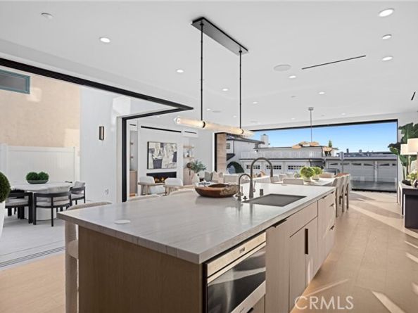 220 Carnation Ave., Corona Del Mar (newport Beach) CA 92625