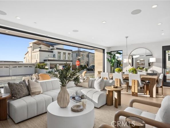 220 Carnation Ave., Corona Del Mar (newport Beach) CA 92625