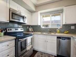 3685 Vista Campana 16, Oceanside CA 92057