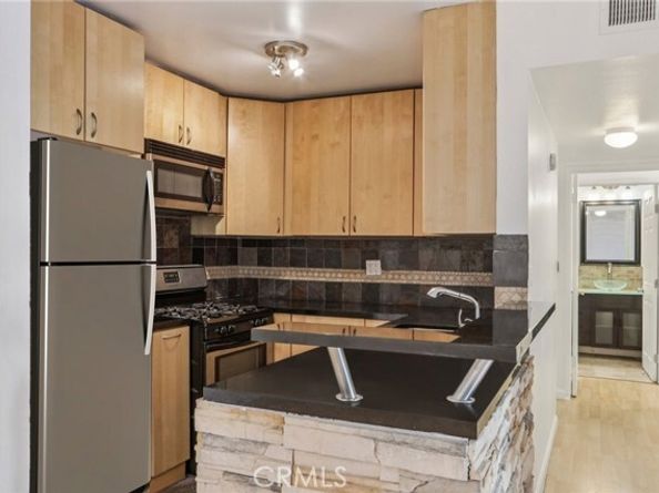 18620 Hatteras Street 247, Tarzana (los Angeles) CA 91356