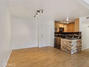 18620 Hatteras Street 247, Tarzana (los Angeles) CA 91356