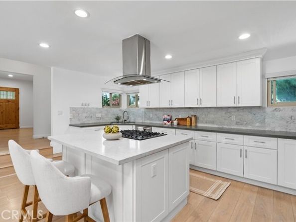 5732 Wilbur Avenue, Tarzana (los Angeles) CA 91356