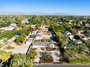 9816 Burnet, North Hills (los Angeles) CA 91343