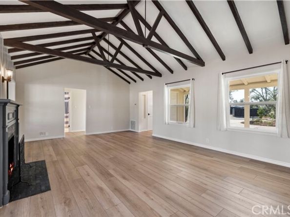 9816 Burnet, North Hills (los Angeles) CA 91343