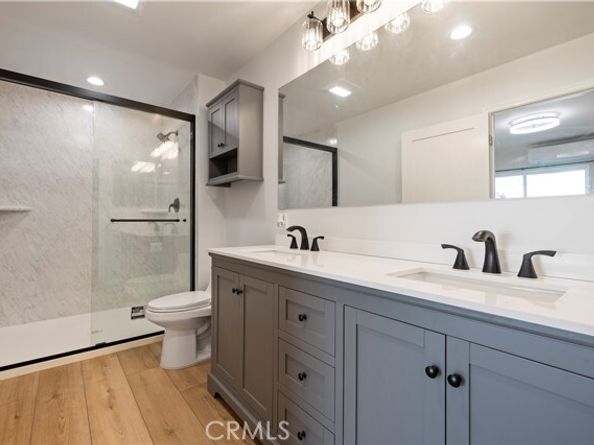 9816 Burnet, North Hills (los Angeles) CA 91343