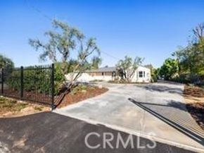 9816 Burnet, North Hills (los Angeles) CA 91343