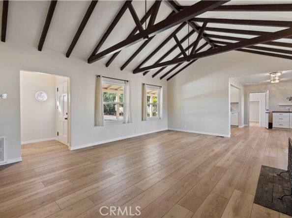 9816 Burnet, North Hills (los Angeles) CA 91343