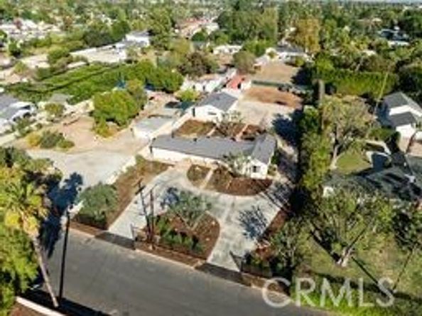 9816 Burnet, North Hills (los Angeles) CA 91343