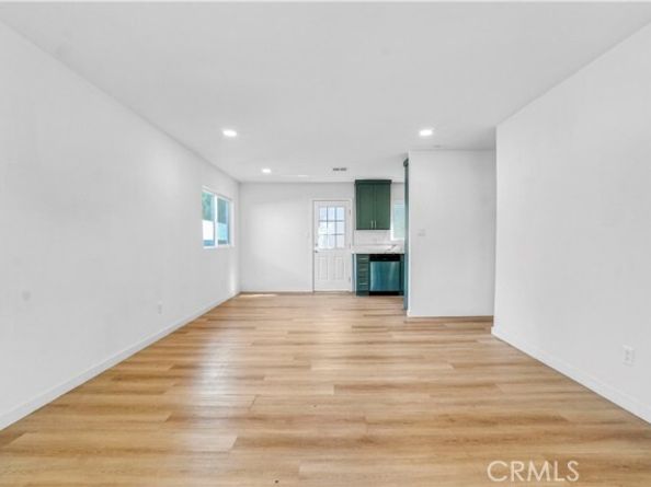 14320 Osborne Street, Panorama City (los Angeles) CA 91402