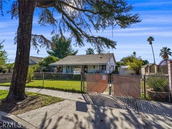 10007 Haddon, Pacoima (los Angeles) CA 91331