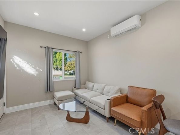 23010 Hartland, West Hills (los Angeles) CA 91307