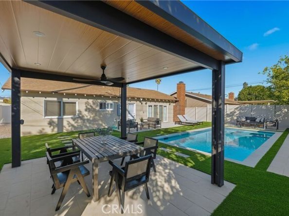 23010 Hartland, West Hills (los Angeles) CA 91307