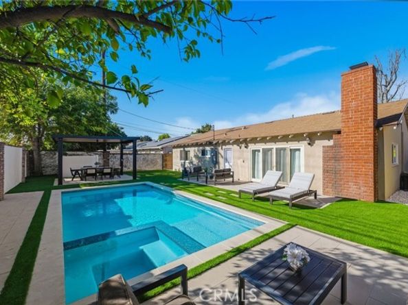 23010 Hartland, West Hills (los Angeles) CA 91307