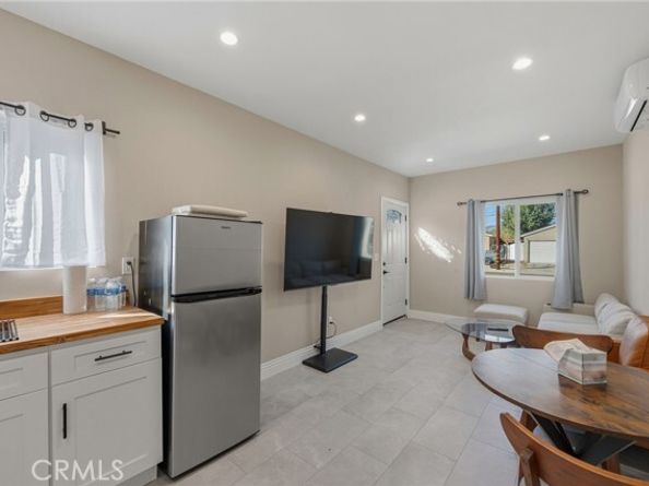 23010 Hartland, West Hills (los Angeles) CA 91307