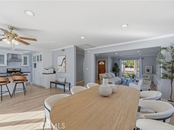 23010 Hartland, West Hills (los Angeles) CA 91307