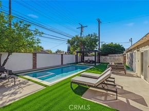 23010 Hartland, West Hills (los Angeles) CA 91307