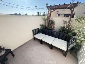 13801 Oxnard 206, Los Angeles CA 91401