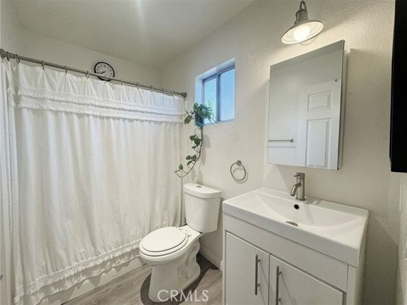 13801 Oxnard 206, Los Angeles CA 91401