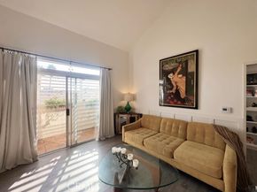 13801 Oxnard 206, Los Angeles CA 91401