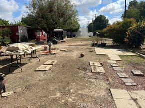 8502 Newcastle, Northridge (los Angeles) CA 91325