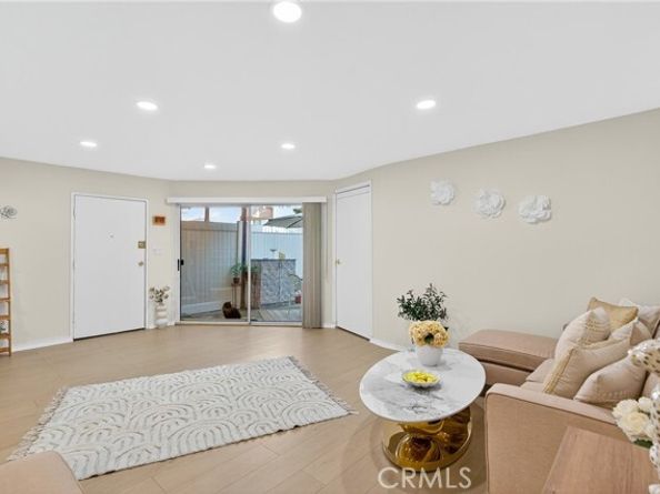 7924 Woodman Avenue 77, Panorama City (los Angeles) CA 91402
