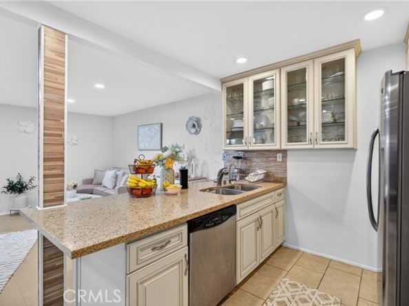 7924 Woodman Avenue 77, Panorama City (los Angeles) CA 91402