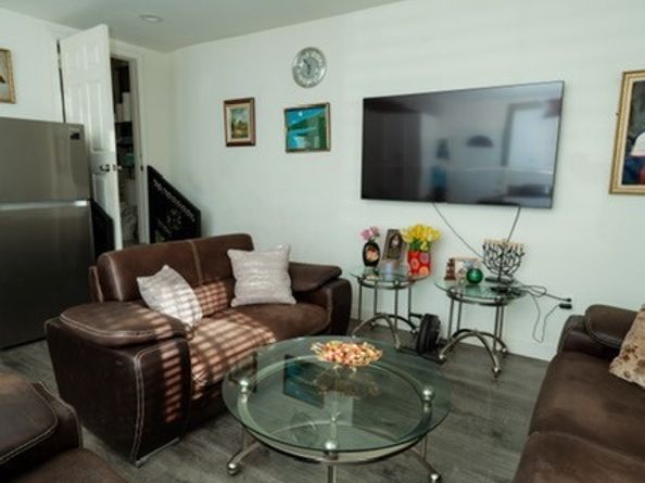 7736 Bellaire Avenue, North Hollywood (los Angeles) CA 91605