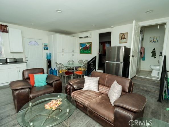 7736 Bellaire Avenue, North Hollywood (los Angeles) CA 91605