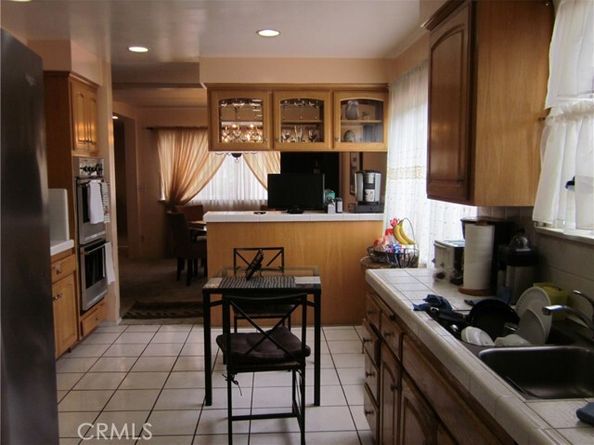9931 Memory Park Avenue, San Fernando CA 91345